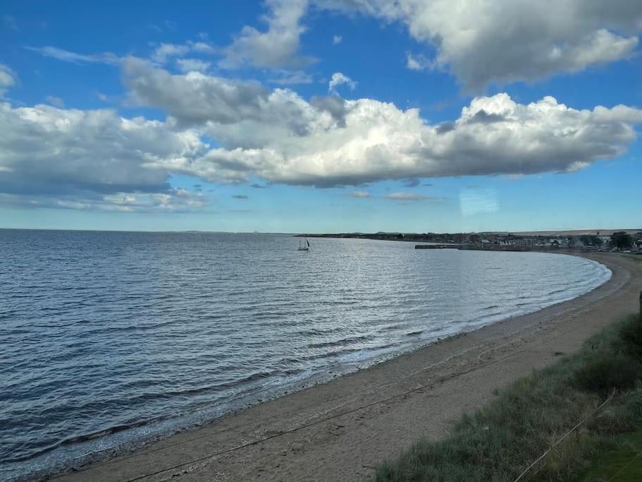 Beachfront Treasure Musselburgh Exterior photo